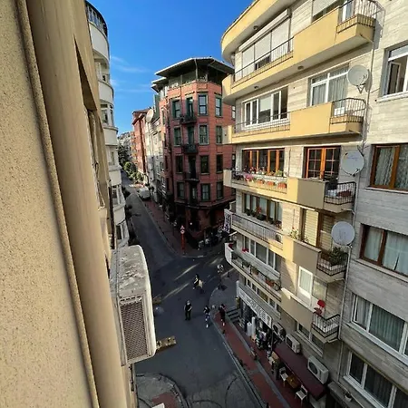 Hotel Prime Location Near Osmanbey Metro, Nisantasi R2