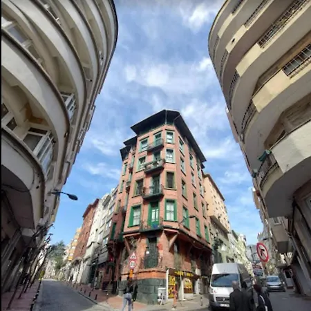 Prime Location Near Osmanbey Metro, Nisantasi R2 Hotel